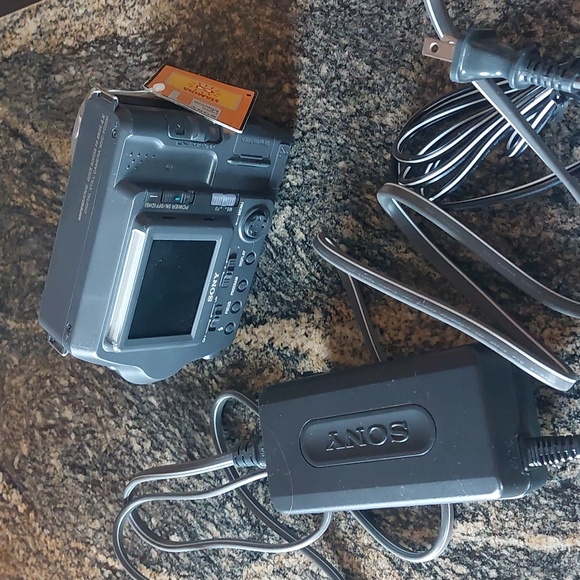 Sony Digital Mavica SD card & Floppy Disc Camera - Picture 4 of 15